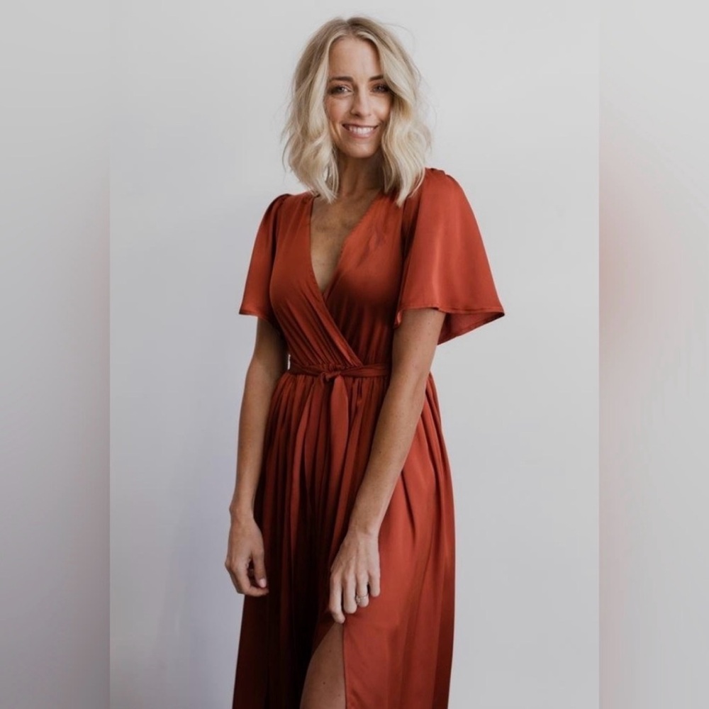 BALTIC BORN Women's XS Sicily Satin Maxi Dress in
Rust Gown Short Sleeve